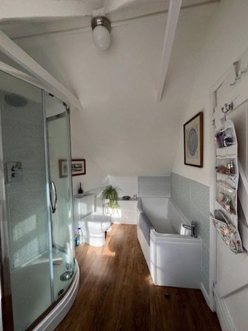 1 bedroom character property to rent - Photo 5