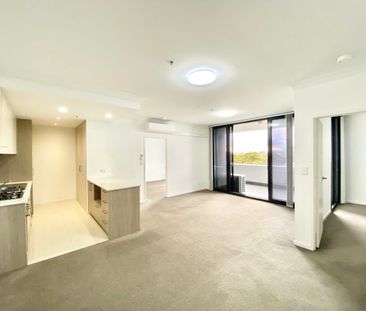 Modern 2 Bedroom Retreat in SkyHaus Towers with Pool & Resort Style... - Photo 2