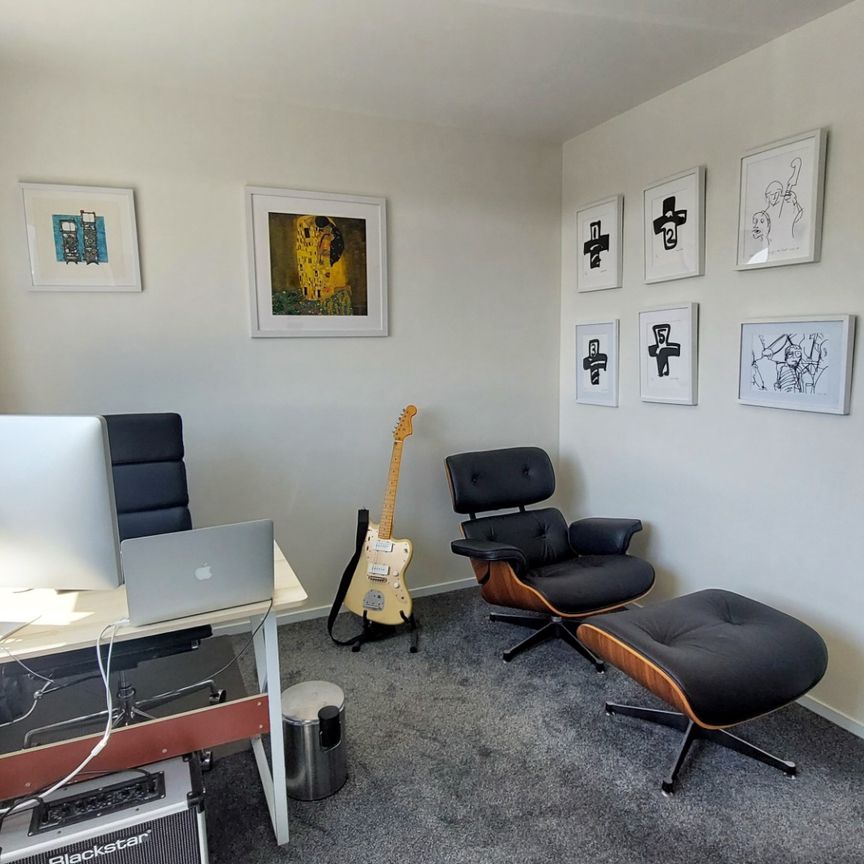 Stunning Two Bedroom Townhouse - Photo 1