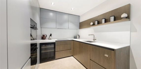 1 bedroom flat in St. James's - Photo 2