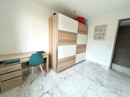 Appartement meublé à louer secteur Plan de Campagne T3 pièces 63.46m2 avec terrasse et garage en très bon état, avec garage et balcon, - Photo 2