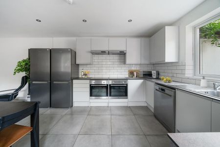 6 bedroom terraced house to rent - Photo 3