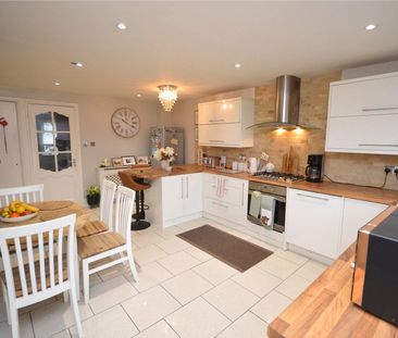 16, Leasowe Close, Leeds, West Yorkshire, LS10 2HS - Photo 2