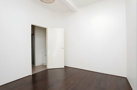 22 Mansion House Lane, West Melbourne - Photo 2