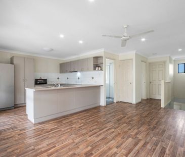 Beautiful Four Bedroom Home on a Large Block - Photo 6