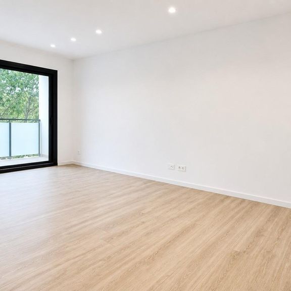 2 room luxury Flat for rent in Valencia - Photo 1
