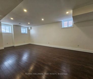 47 LAKE Crescent #Lower - Photo 3