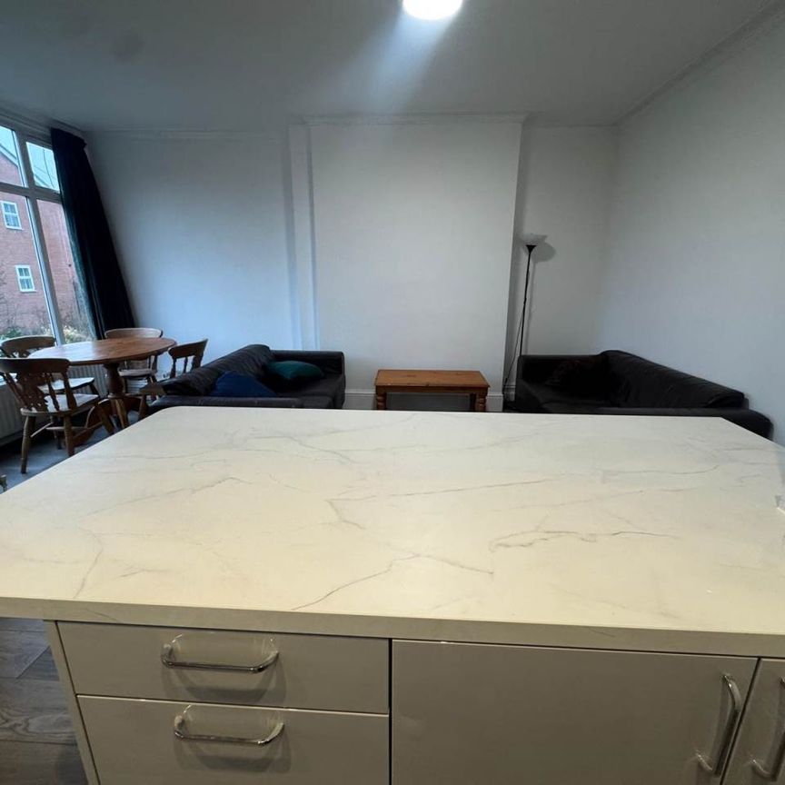 Stanmore Avenue (Room 2), Burley, - Photo 1