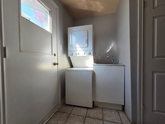 For Lease - 81 Craig Henry Drive Unit# B, South of Baseline to Knoxdale, Ontario - Photo 1