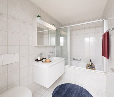 2.5 Zimmer, 120 m², 3. Stock - Photo 4