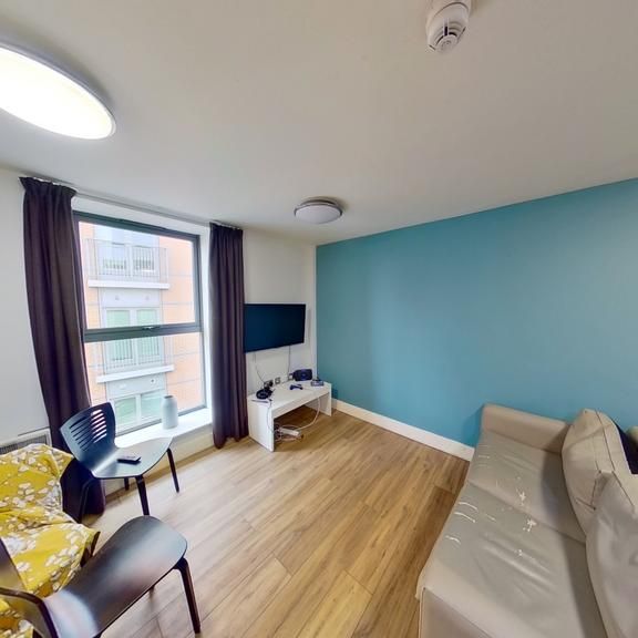 3 bedroom flat to rent - Photo 1