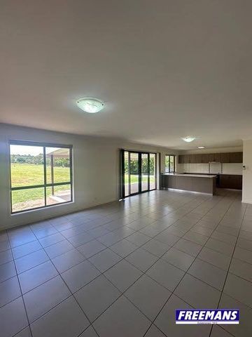 Quality 4 Bedroom Home - Photo 4