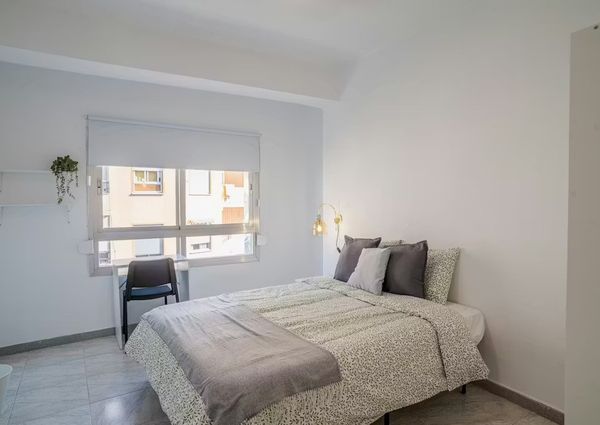 Carrer de Sant Lluís Bertran, Torrent, Valencian Community 46900