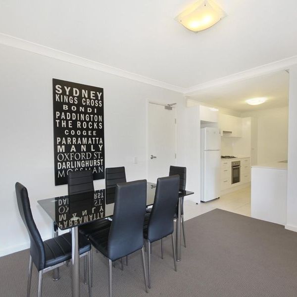 Luxury Three-Bedroom Apartment in Prime North Wollongong Location - Photo 1