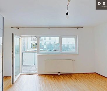 GROSSARTIGE DACHGESCHOSSMAISONETTE MIT TERRASSE, BALKON UND GARAGE - Photo 3