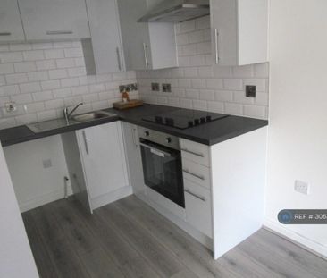 1 bedroom flat to rent - Photo 4