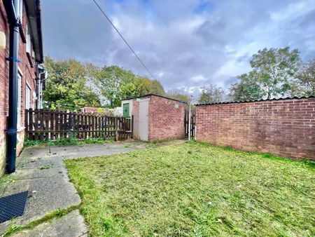 2 bedroom semi-detached house to rent - Photo 2
