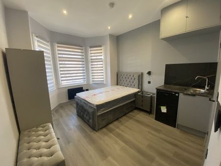 Bournemouth Park Road Southend on Sea, Property for rent - Photo 2