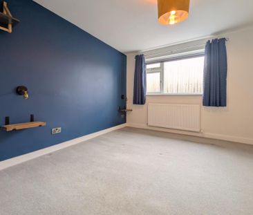 4 bedroom detached bungalow to rent - Photo 1