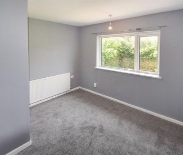 3 bedroom - Photo 2