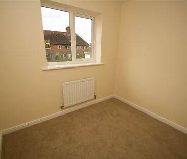 Edmonstone Crescent,Bestwood - Photo 3