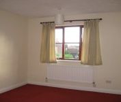 4 bed Detached - To Let - Photo 3