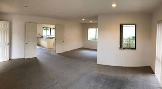 Glastry Place, Dannemora, manukau City - Photo 1