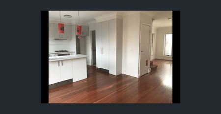 Double storey townhouse close to Heathmont Railway Station - Photo 3