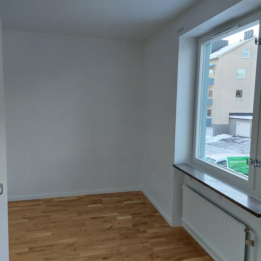 Bergslagsvägen, Finspång - Photo 1