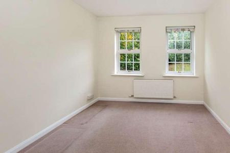 Berry Hill Court, Berry Hill, Maidenhead, SL6 - Photo 2
