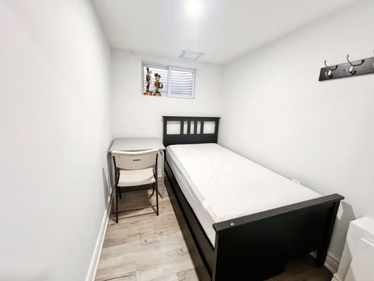 For Lease - 150 Hollyberry Trail Unit# basement, Toronto, Ontario - Photo 1