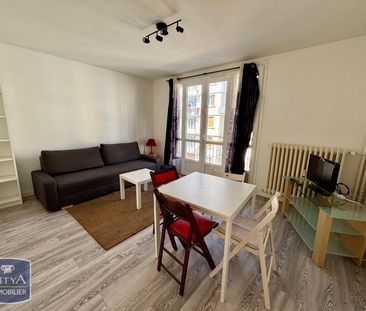 Location Appartement 1 pièce 35m² CHATEAUROUX 36000 - Photo 2