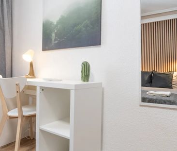 Paseo de los Jesuitas, Madrid, Community of Madrid 28011 - Photo 2