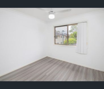 Freshly renovated Modern 3 Bedroom Townhouse - Photo 2