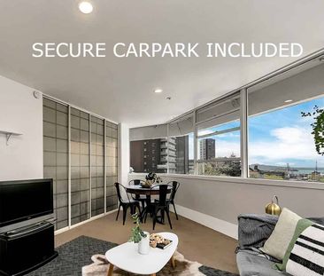 Sunny apartment + Secure carpark - Photo 1