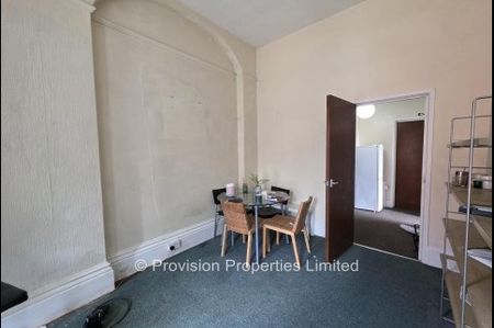 1 Bedroom Flats in Leeds - Photo 2