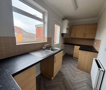 2 bedroom terraced house to rent - Photo 6