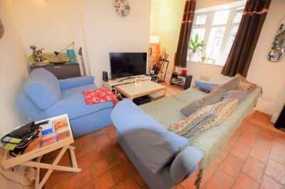 1 bedroom Flat in Hyde Park Terrace, Leeds - Photo 1