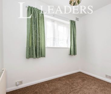 2 bedroom bungalow to rent Sandcross Lane, Reigate, RH2 - Photo 5