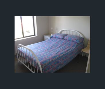 FURNISHED on BROADWAY! - Photo 4