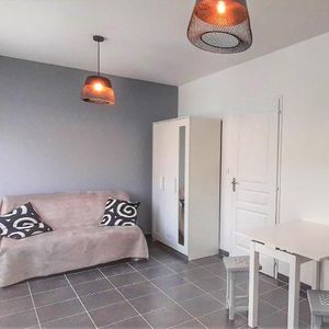 Location Appartement 1 pièce 27m² LA ROCHELLE 17000 - Photo 2