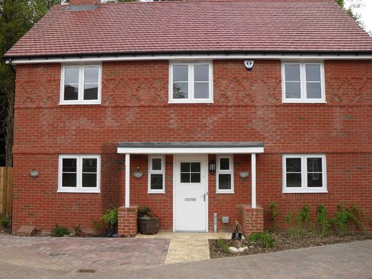 4 bedroom detached house to rent - Photo 1