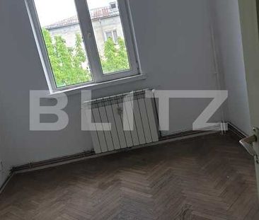 Apartament 3 camere, 75mp - Photo 2