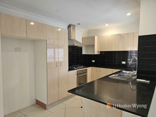 Large stylish family home. Apply Online - Photo 1