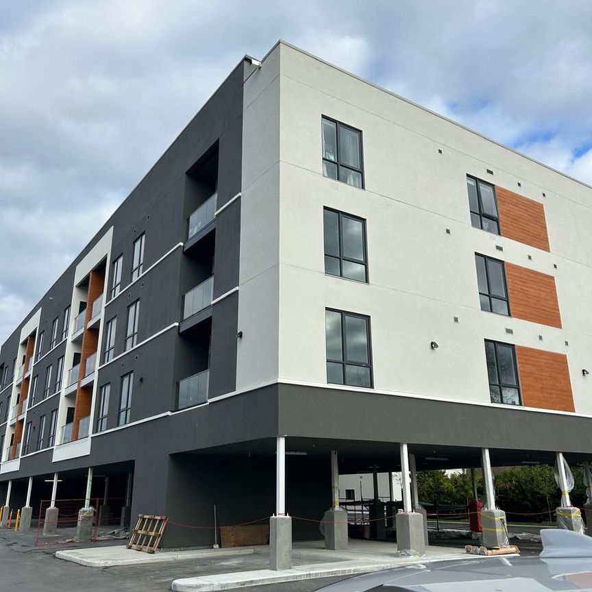 For Lease - 1370 Stttsville Main Street Unit# 318, Stittsville - Munster - Richmond, Ontario - Photo 1