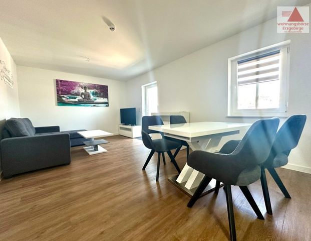 Hochwertig sanierte 4-Raum-Wohnung mit EBK, Balkon und Fahrstuhl - Ehrenfriedersdorf! - Photo 1