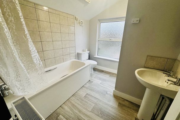 Cromwell Road - Photo 1