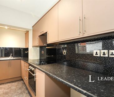 3 bedroom house to rent Flag Lane, CW1 - Photo 6