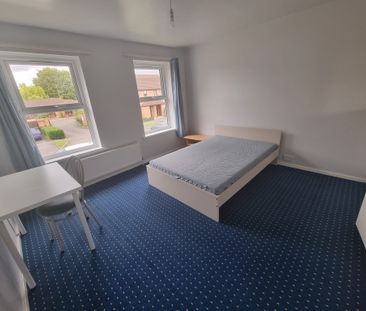 5 Bed Student Accommodation - Photo 3