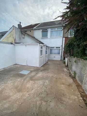 3 bedroom terraced house to rent - Photo 5